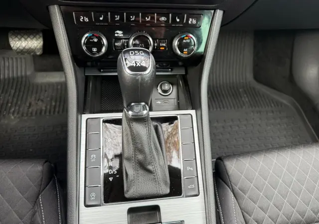 SKODA Superb 2.0 TDI SCR 4x4 Ambition DSG