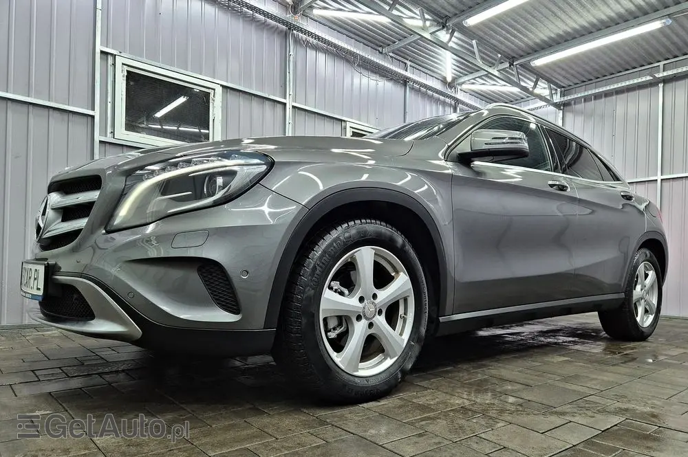 MERCEDES-BENZ GLA 180 Edition 1