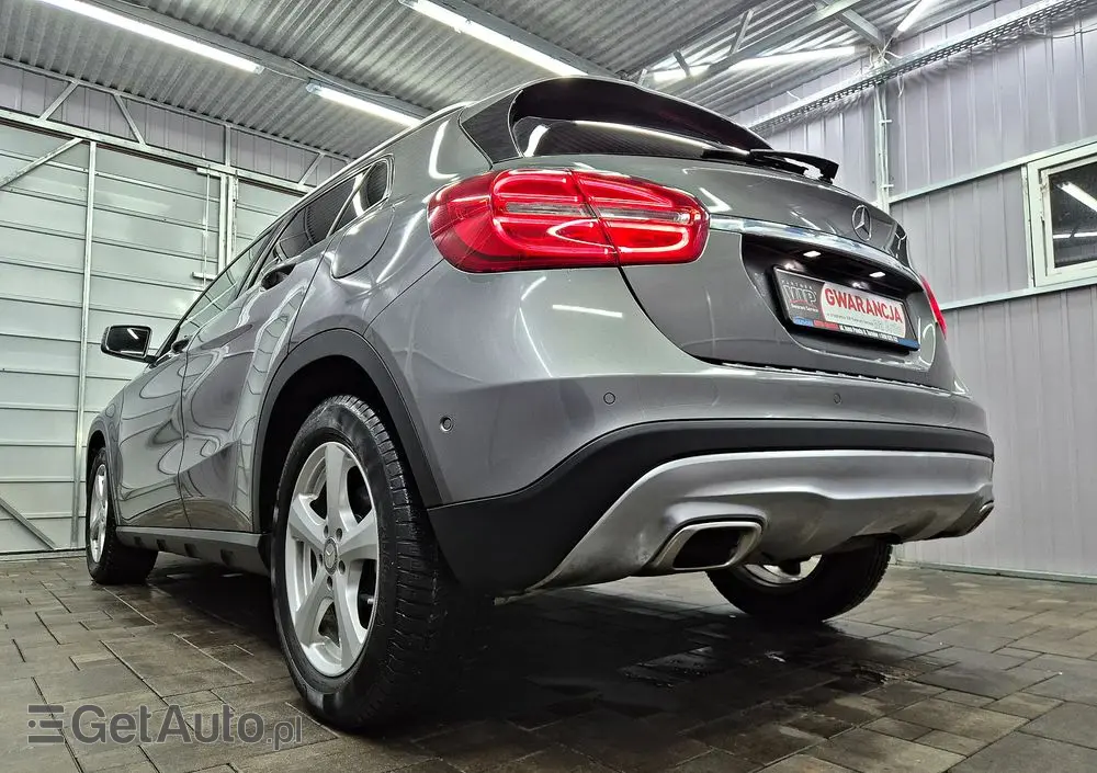 MERCEDES-BENZ GLA 180 Edition 1