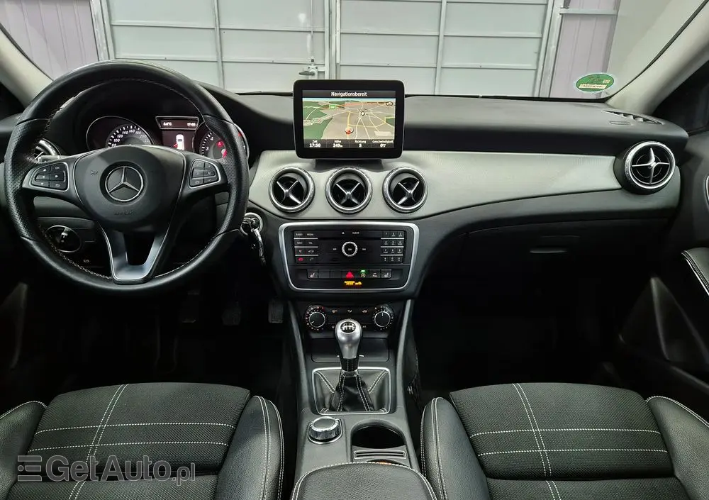 MERCEDES-BENZ GLA 180 Edition 1