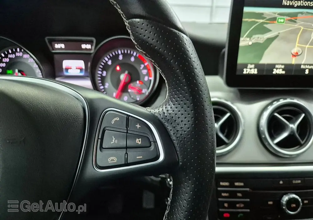 MERCEDES-BENZ GLA 180 Edition 1