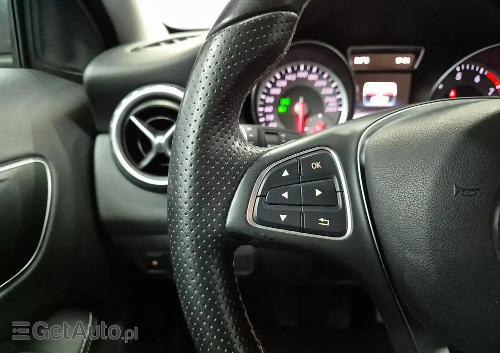 MERCEDES-BENZ GLA 180 Edition 1