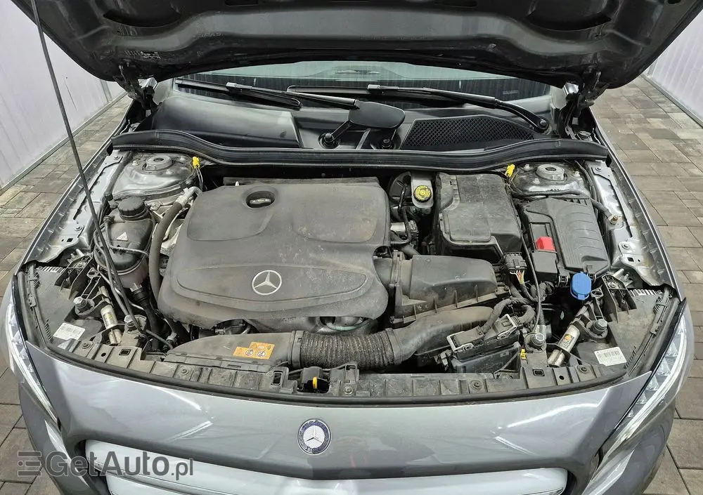 MERCEDES-BENZ GLA 180 Edition 1