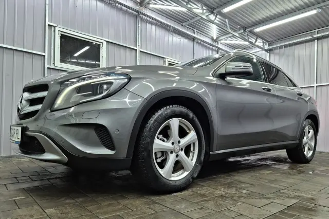 MERCEDES-BENZ GLA 180 Edition 1