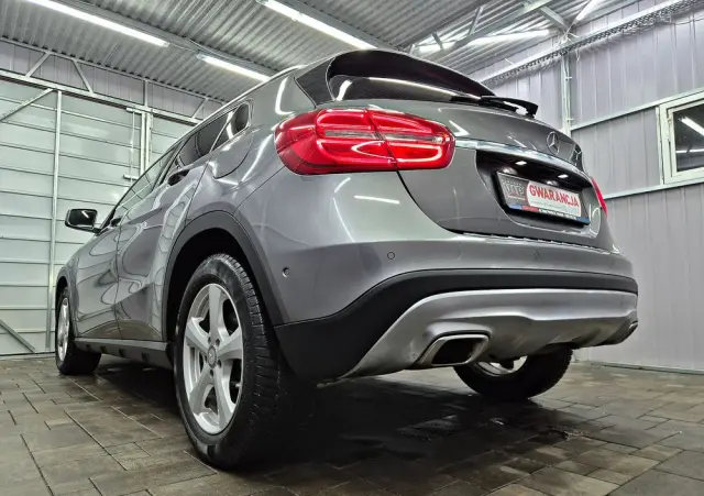 MERCEDES-BENZ GLA 180 Edition 1