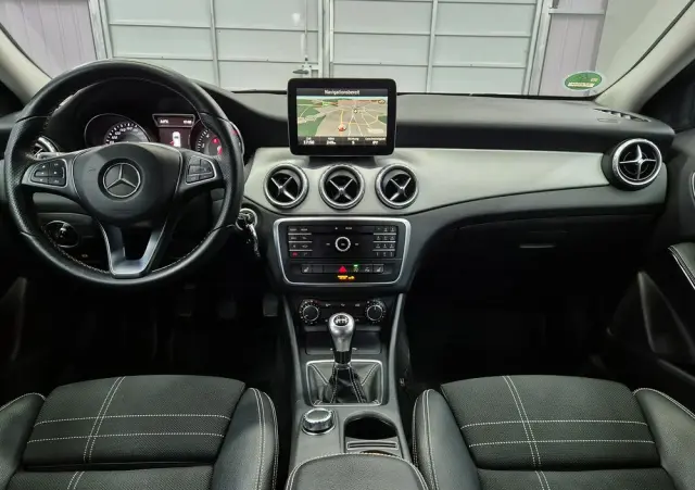 MERCEDES-BENZ GLA 180 Edition 1