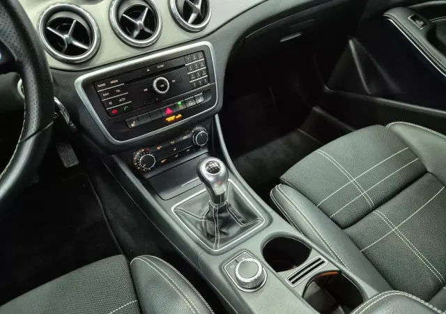 MERCEDES-BENZ GLA 180 Edition 1