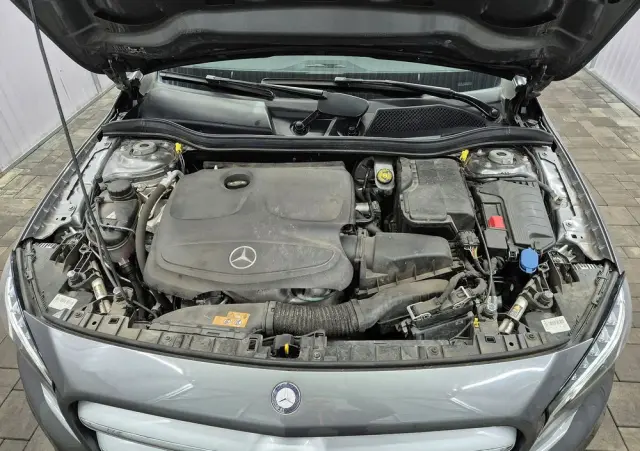 MERCEDES-BENZ GLA 180 Edition 1