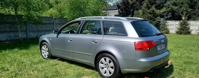 AUDI A4 2.5 TDI V6 (163 KM)