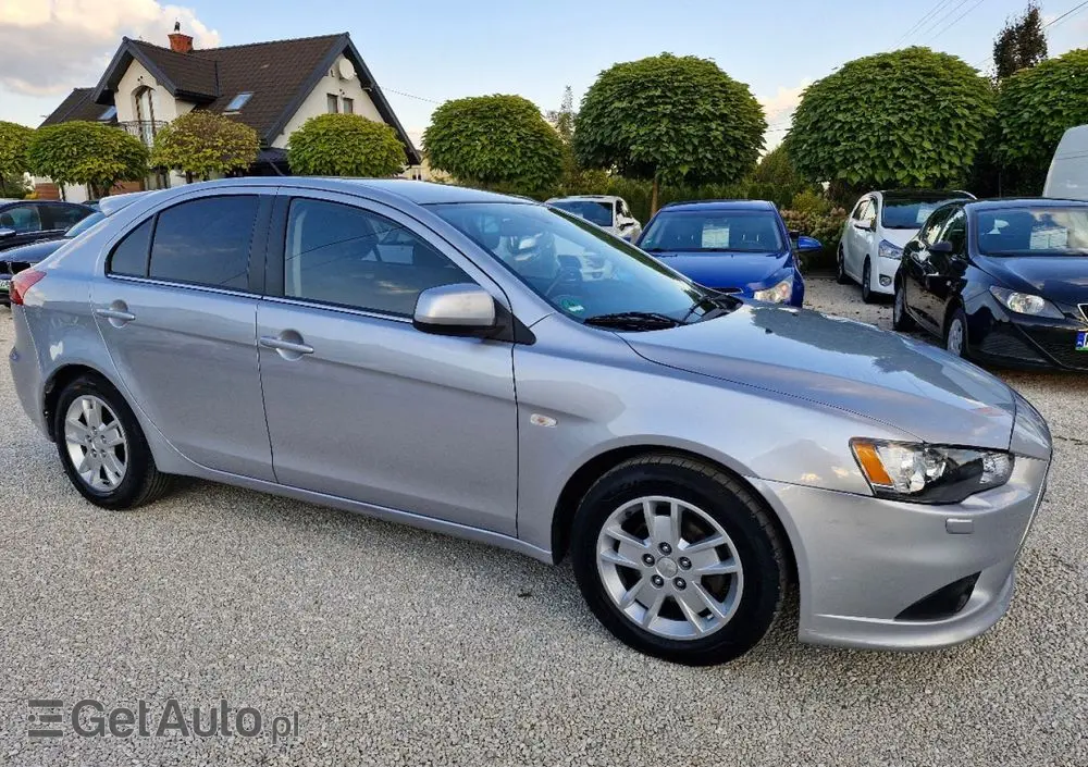MITSUBISHI Lancer 