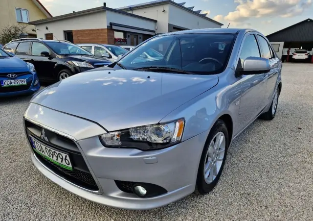 MITSUBISHI Lancer 