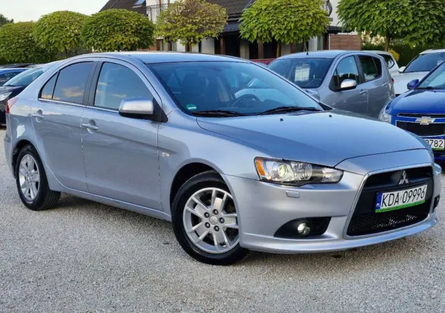 MITSUBISHI Lancer 