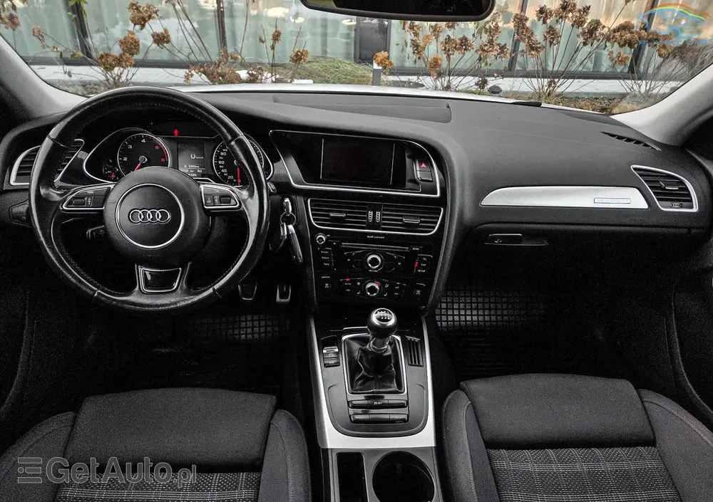 AUDI A4 Avant 2.0 TDI DPF clean diesel quattro S line Sportpaket