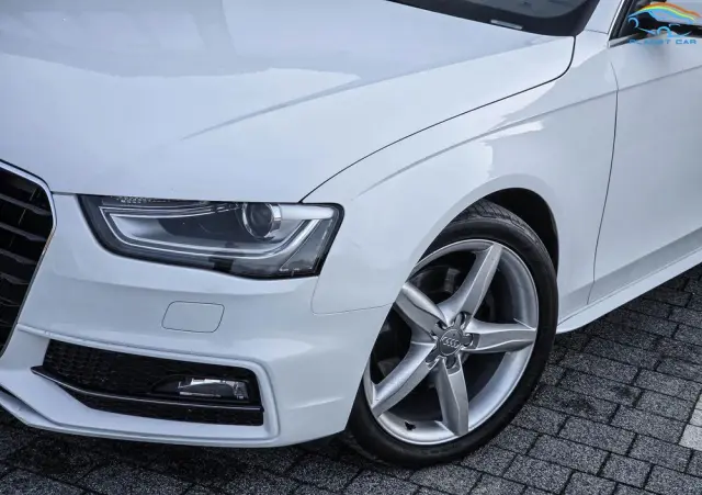 AUDI A4 Avant 2.0 TDI DPF clean diesel quattro S line Sportpaket