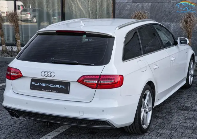 AUDI A4 Avant 2.0 TDI DPF clean diesel quattro S line Sportpaket