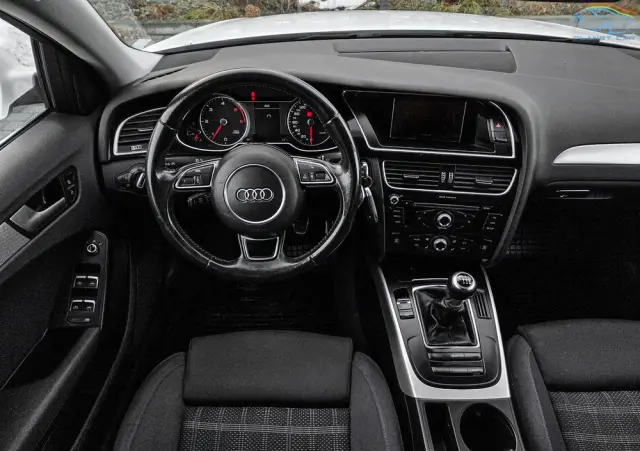 AUDI A4 Avant 2.0 TDI DPF clean diesel quattro S line Sportpaket