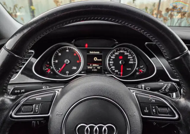 AUDI A4 Avant 2.0 TDI DPF clean diesel quattro S line Sportpaket