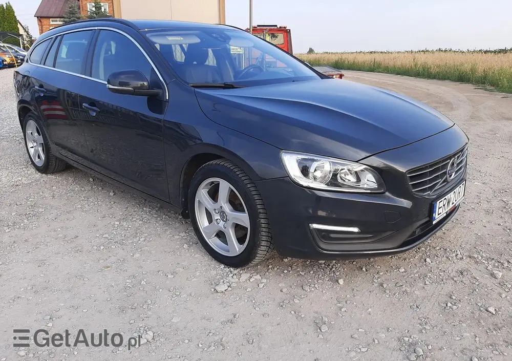 VOLVO V60 D3 Geartronic Summum