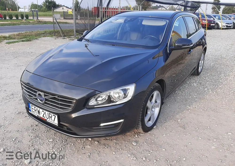 VOLVO V60 D3 Geartronic Summum