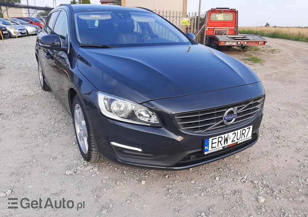 VOLVO V60 D3 Geartronic Summum