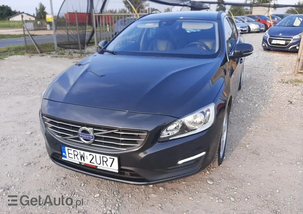 VOLVO V60 D3 Geartronic Summum