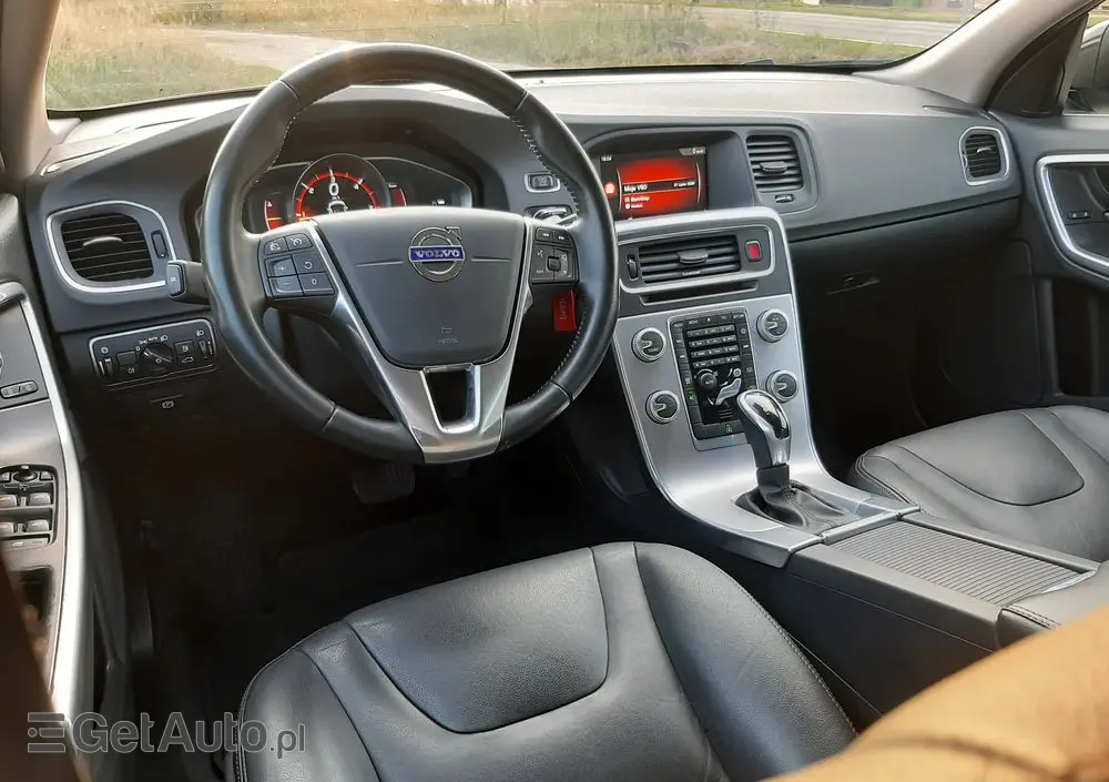 VOLVO V60 D3 Geartronic Summum