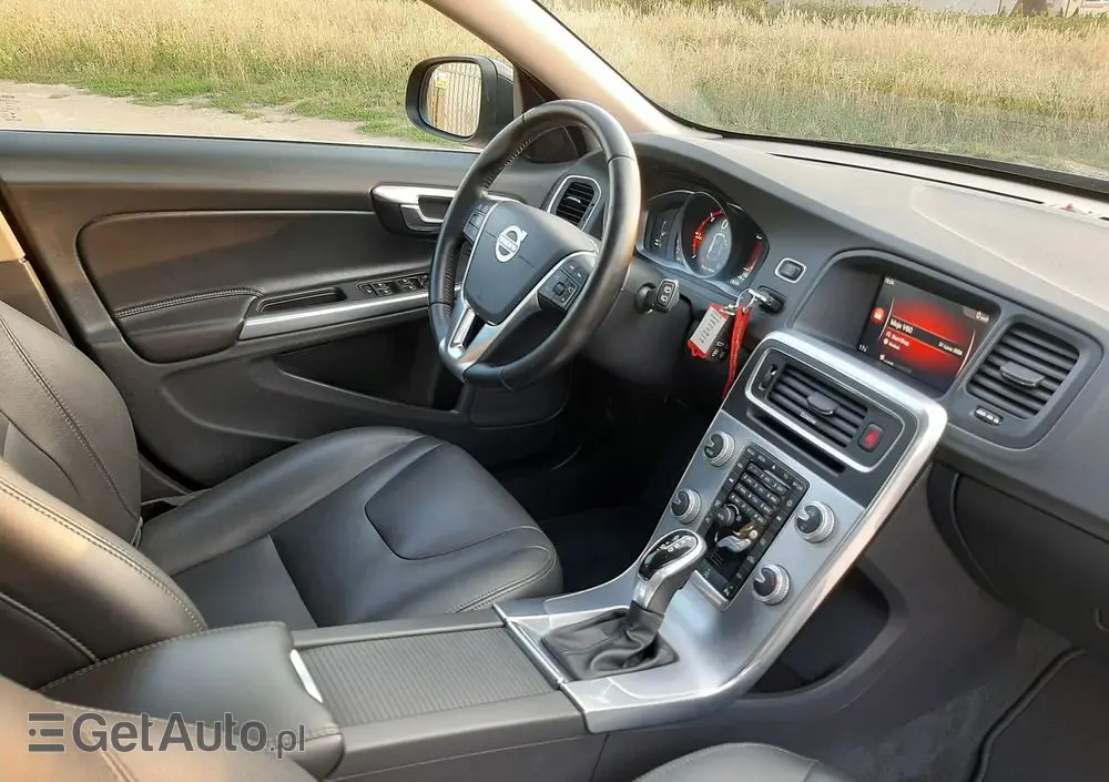 VOLVO V60 D3 Geartronic Summum