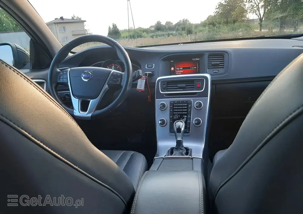 VOLVO V60 D3 Geartronic Summum