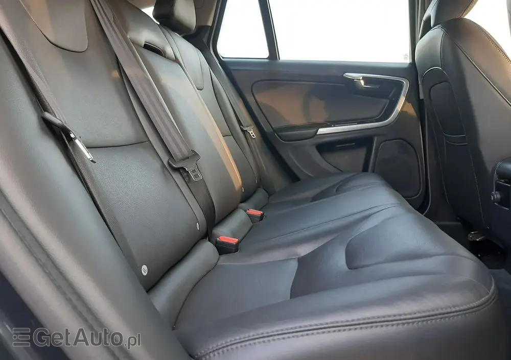 VOLVO V60 D3 Geartronic Summum