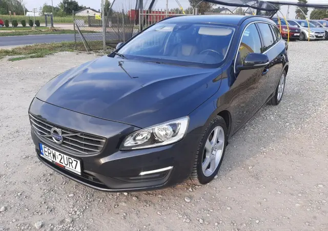 VOLVO V60 D3 Geartronic Summum