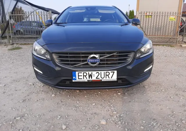 VOLVO V60 D3 Geartronic Summum
