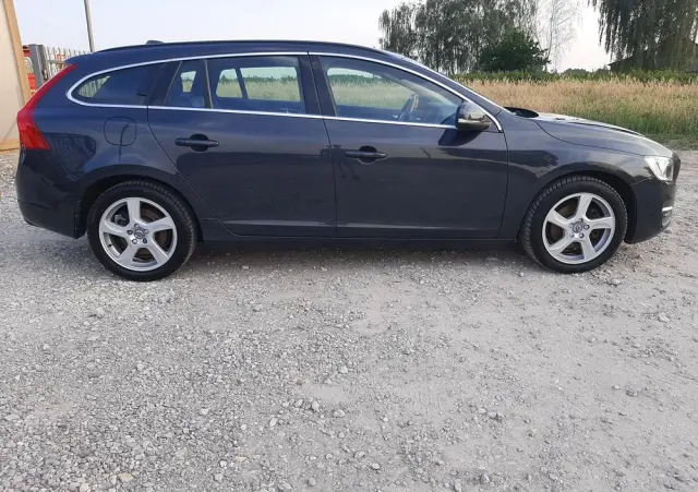 VOLVO V60 D3 Geartronic Summum