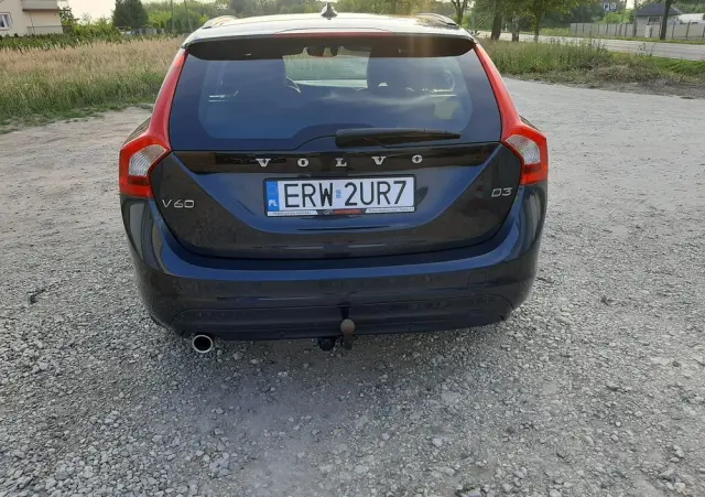 VOLVO V60 D3 Geartronic Summum