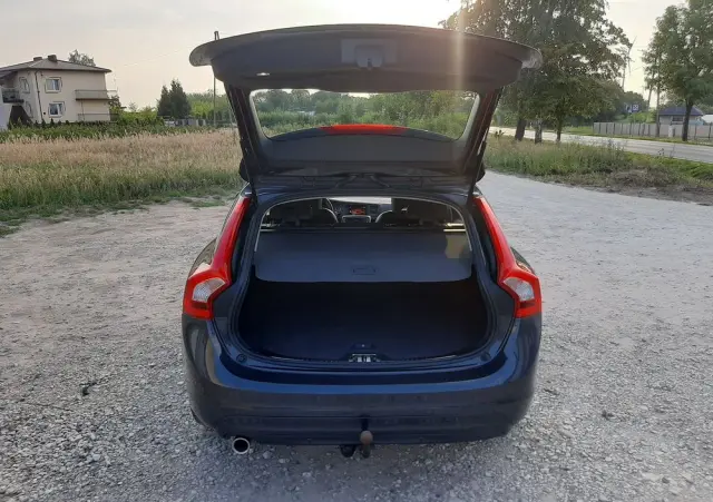 VOLVO V60 D3 Geartronic Summum