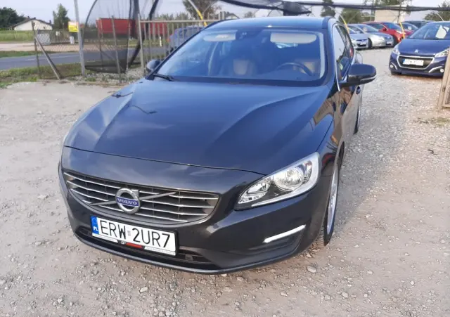 VOLVO V60 D3 Geartronic Summum