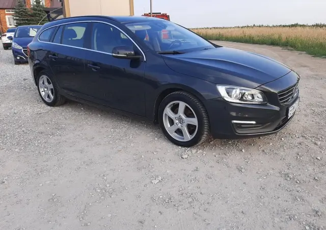 VOLVO V60 D3 Geartronic Summum