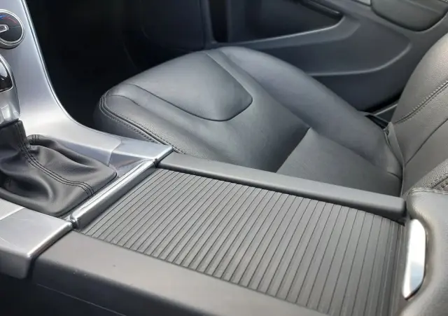 VOLVO V60 D3 Geartronic Summum
