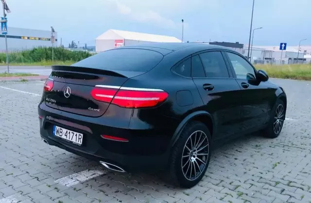 MERCEDES-BENZ GLC 