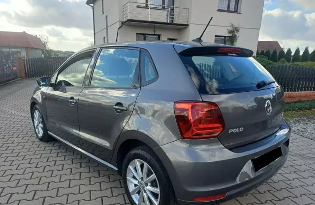 VOLKSWAGEN Polo 