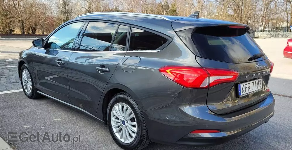 FORD Focus Turnier 1.0 EcoBoost Start-Stopp-System TITANIUM