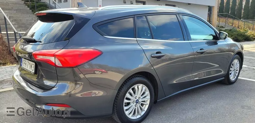 FORD Focus Turnier 1.0 EcoBoost Start-Stopp-System TITANIUM