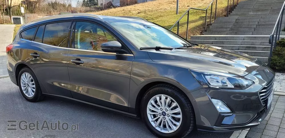 FORD Focus Turnier 1.0 EcoBoost Start-Stopp-System TITANIUM