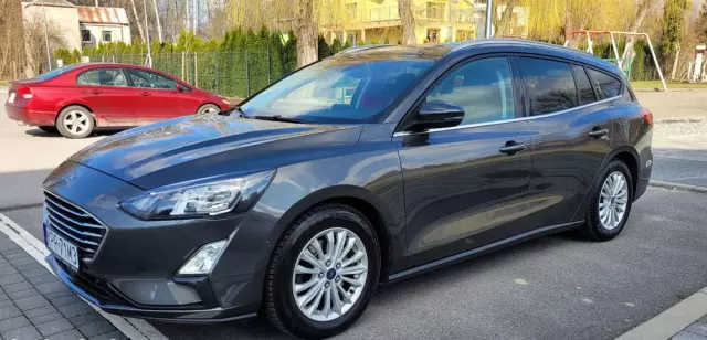 FORD Focus Turnier 1.0 EcoBoost Start-Stopp-System TITANIUM