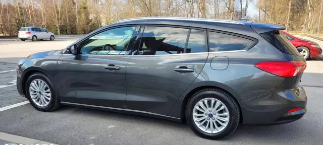 FORD Focus Turnier 1.0 EcoBoost Start-Stopp-System TITANIUM