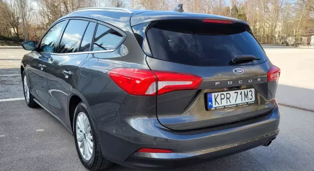 FORD Focus Turnier 1.0 EcoBoost Start-Stopp-System TITANIUM