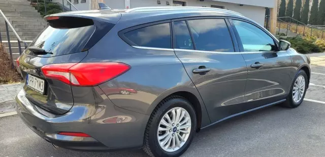 FORD Focus Turnier 1.0 EcoBoost Start-Stopp-System TITANIUM