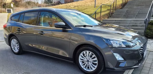 FORD Focus Turnier 1.0 EcoBoost Start-Stopp-System TITANIUM