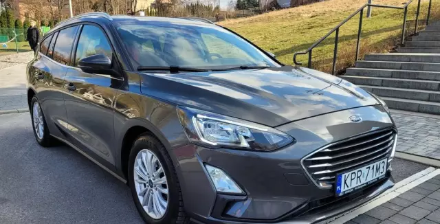 FORD Focus Turnier 1.0 EcoBoost Start-Stopp-System TITANIUM