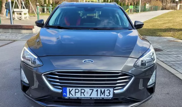 FORD Focus Turnier 1.0 EcoBoost Start-Stopp-System TITANIUM