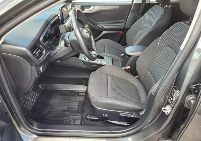 FORD Focus Turnier 1.0 EcoBoost Start-Stopp-System TITANIUM